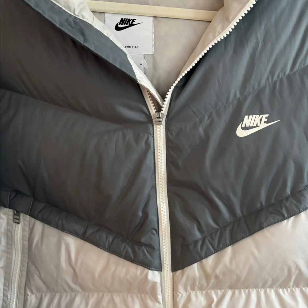 Nike Storm Fit Windrunner Mens Size L, Duck Down Fill, hood, winter, warm - Picture 7 of 7